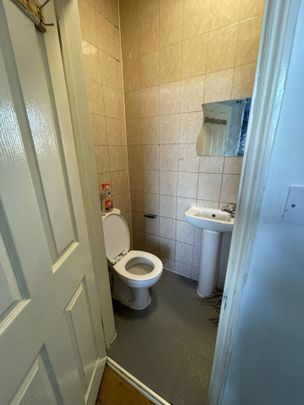 Room in a Shared House, Lincoln Road, E7 - Photo 1