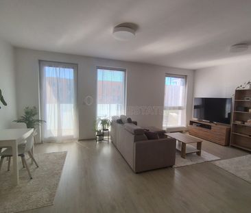 Pronájem bytu 1+kk a garsoniéry 57 m² - Fotografie 2