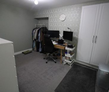 4 bedroom terraced house to rent - Photo 6