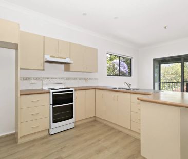 Four-bedroom house - Photo 5