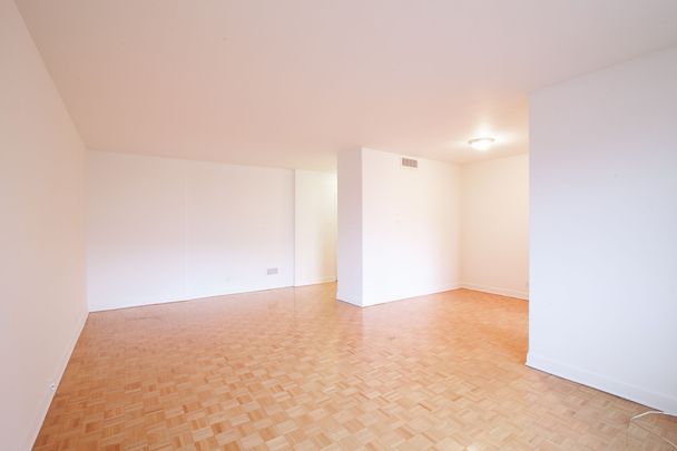 3555 Cote-des-Neiges Road - Photo 1