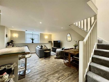 Bridge End, Rastrick, Brighouse, HD6 - Photo 3