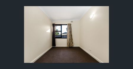 Comfortable 3-Bedroom Home in Prime Taperoo Location - Photo 2