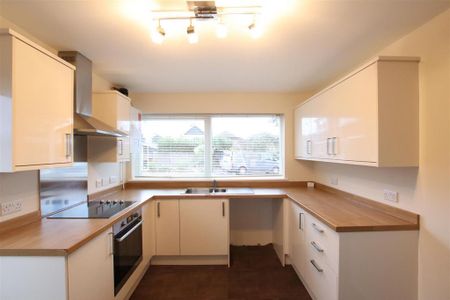 3 bedroom end of terrace house to rent - Photo 5