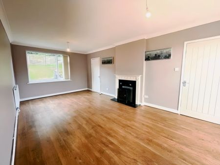 3 Bed 1 Bath - Photo 4