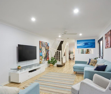 Stylish Coastal Living in a Prime Miami Location - Photo 2