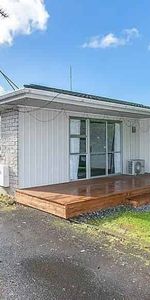 Three Bedroom in Dinsdale - Photo 4