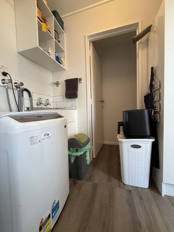 Modern 2 Bedroom with car park - Photo 5