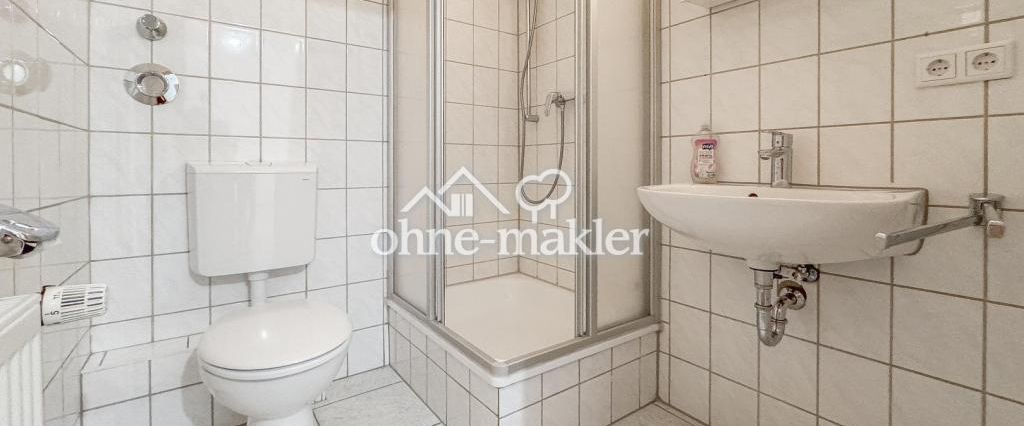 3,5 Zimmer - frisch renoviert - zentrale Lage - opt. Stellplatz - Photo 1