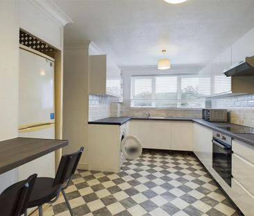 4 bedroom terraced house to rent - Photo 6