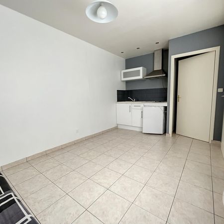 Location Appartement 1 pièce 17m² TROYES 10000 - Photo 3