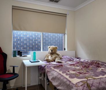 Modern 3-Bedroom Home in a Quiet, Convenient Location - Photo 5