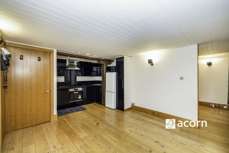 Flat to rent - Tower Bridge Road, London, SE1 - Photo 2