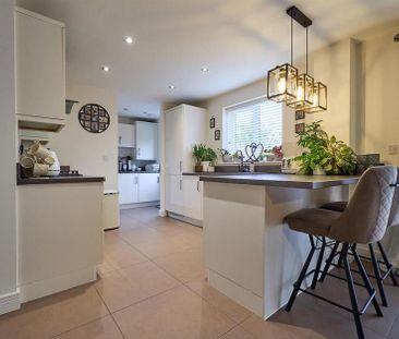 4 bedroom detached house to rent - Photo 3