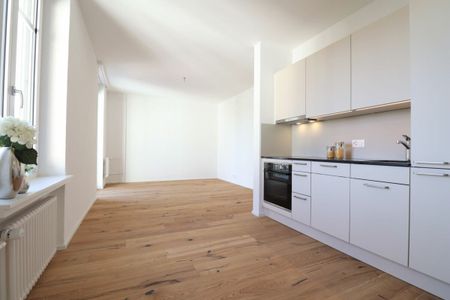 Moderne 2.5 Zimmer-Wohnung an zentraler Lage - Photo 2