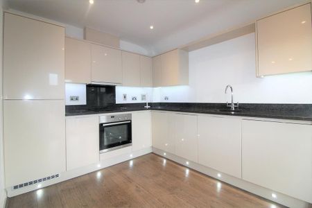 3 bedroom flat to rent - Photo 3