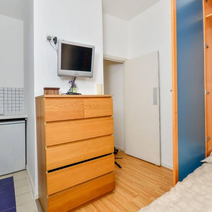 Flat 21 West Cromwell Road, Earls Court SW5 9QL - Photo 1
