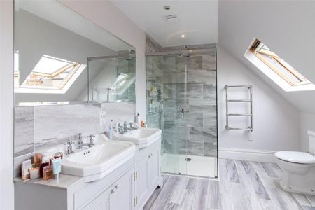 4 bedroom terraced house to rent - Photo 5