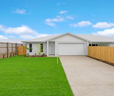 SIMPLY STUNNING! PRIVATE, MODERN & SPACIOUS DUPLEX IN A1 LOCATION! - Photo 3