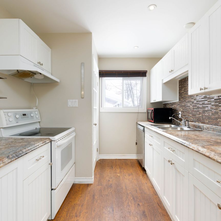 For Lease - 303 East Street, Orillia, Ontario - Photo 1