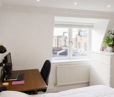 2 Bed Penthouse, Lough Road, N7 - Photo 3
