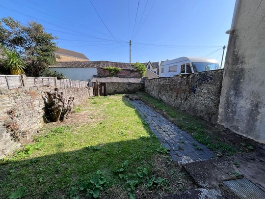 Basement Flat, Walter Road, Swansea. SA1 5PY - Photo 1