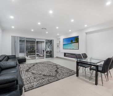 Four Bedroom Modern Family Home! - Photo 1