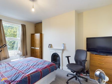 4 bedroom terraced house to rent - Photo 5