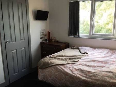 92 Exeter Road - Photo 2