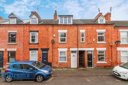 4 bed Mid Terraced House for Rent - Photo 3