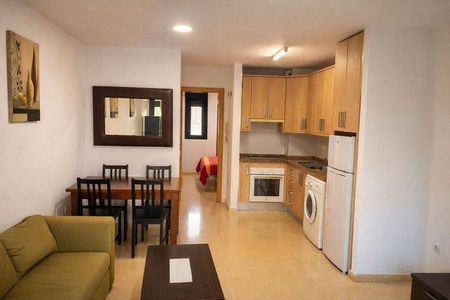 Alquiler de piso en Calle Guzmán el Bueno, 1 - Photo 5