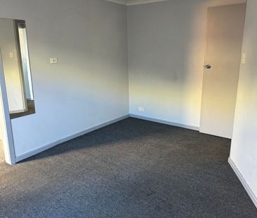 QUAINT HOME IN A CENTRAL LOCATION - Photo 5