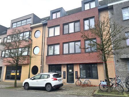 Gelijkvloers appartement met 2slaapkamers en koer - Foto 3