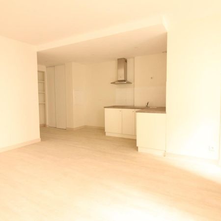 Appartement 2 pièces à louer St Étienne - 42000 / Réf: LA2532-COMPANY39997BYE - Photo 3