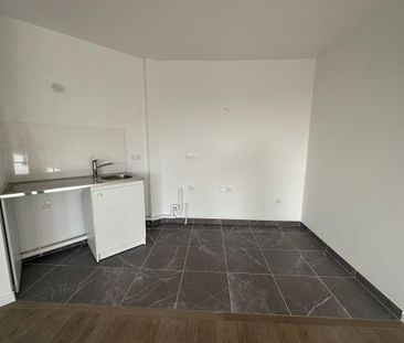 Location Appartement 3 pièces 57m² LE PLESSIS ROBINSON 92350 - Photo 2