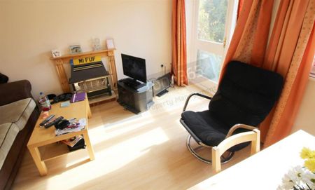2 bedroom semi-detached house to rent - Photo 5