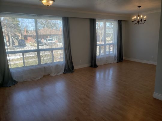 For Lease - 15 Hamlyn Crescent Unit# Main Fl, Toronto, Ontario - Photo 1