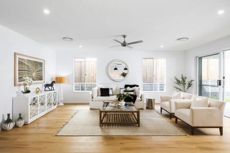 Luxury Family Home in Prime Locale - Photo 4