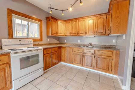 For Lease - 8 GARNER Avenue, Welland, Ontario - Photo 4