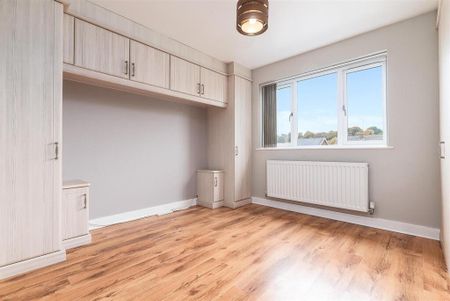 4 bedroom terraced house to rent - Photo 4