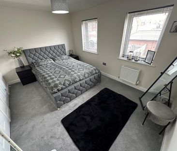 3 bedroom semi-detached house to rent - Photo 3