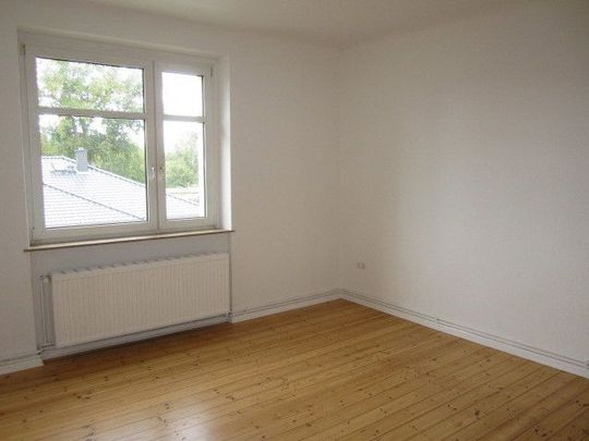 renovierte bzw. teilsanierte 2 Zimmer Wohnung mit Gemeinschaftsgarten in Erkner/bei Berlin - Foto 1