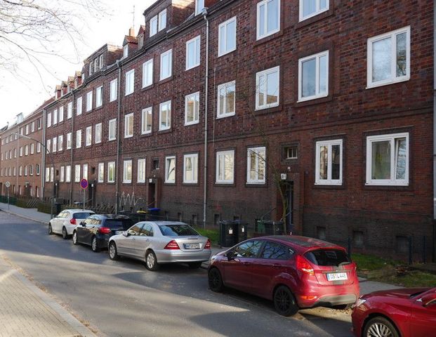 Gemütliche Dachgeschosswohnung in ruhiger Lage - Photo 1