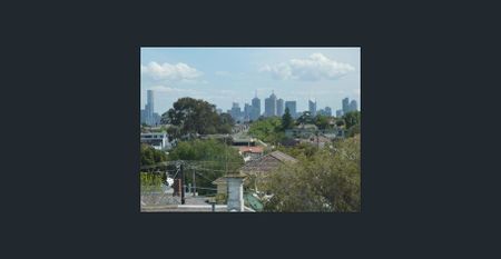 Well-Presented Top-Floor Corner Apartment in the Heart of Hawthorn - Photo 3