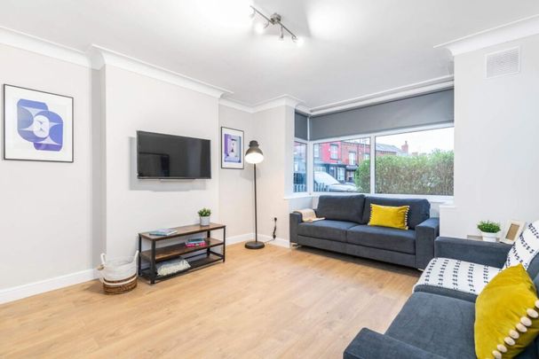 21 Hartley Crescent, Leeds, LS6 2LL - Photo 1