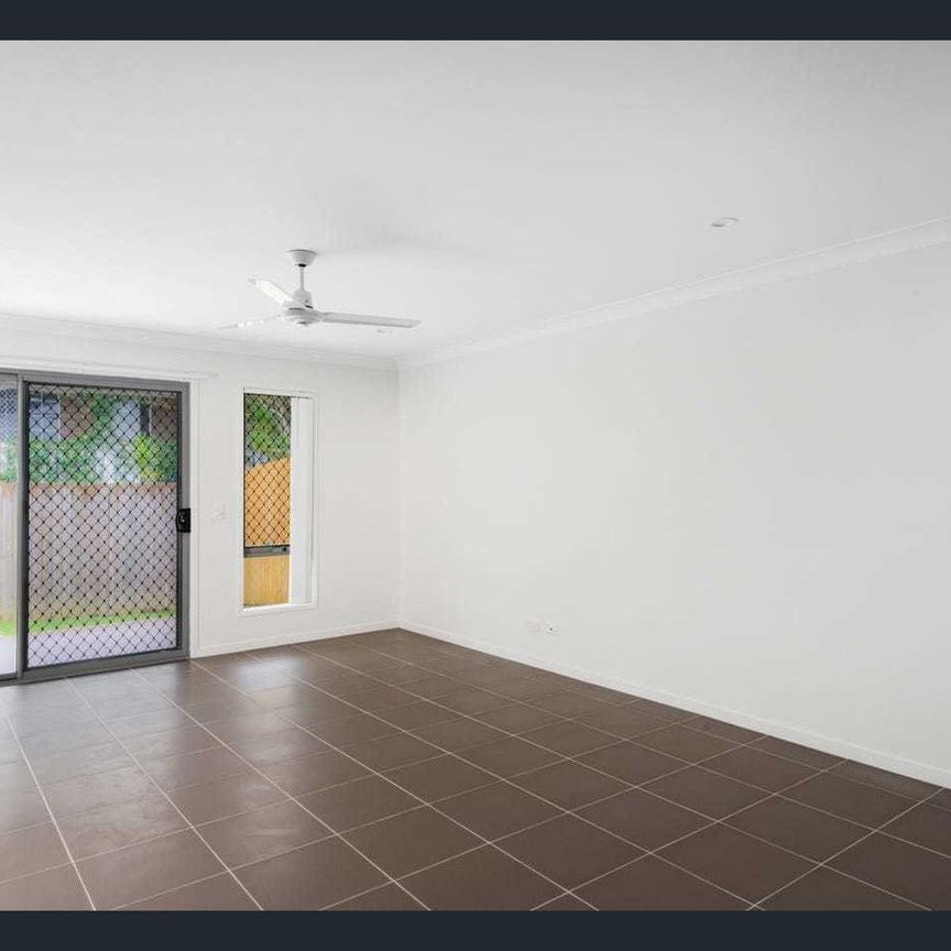 Neat & Convenient 3-Bedroom Duplex in Waterford West - Photo 1