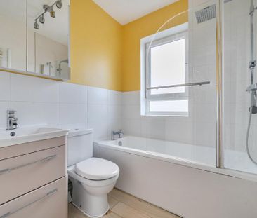 4 bedroom detached house to rent - Photo 5