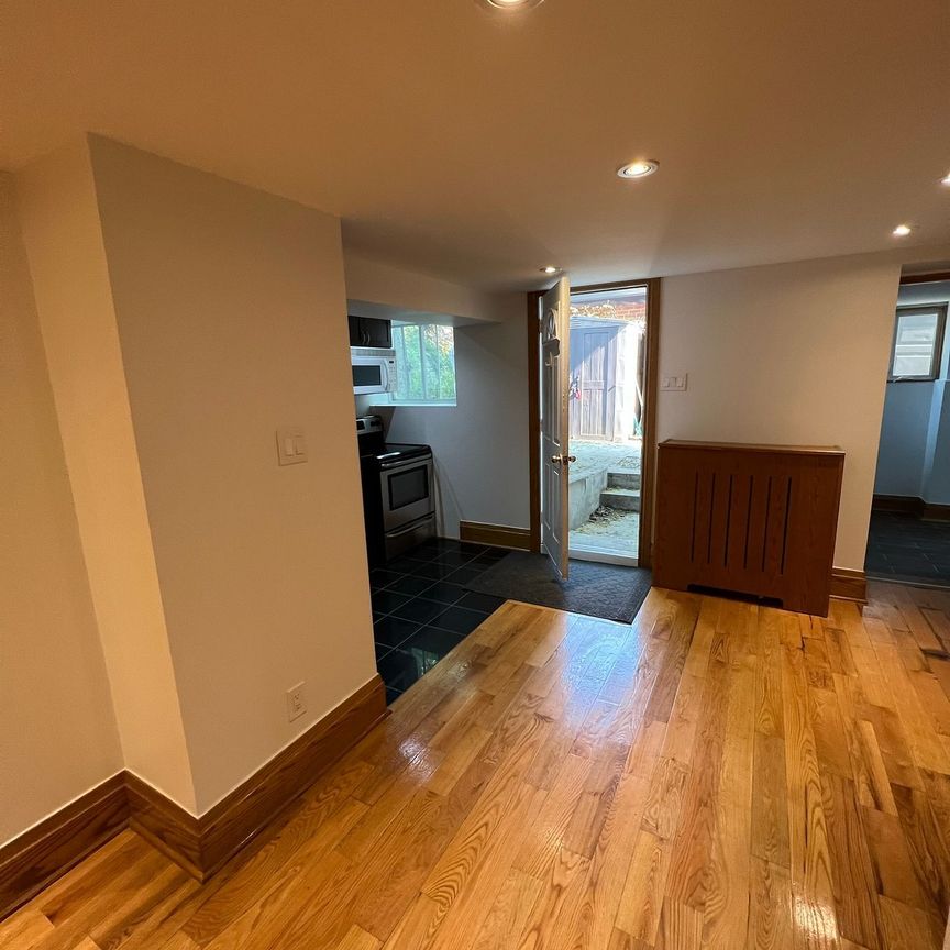 For Lease - 181 St Clair Avenue Unit# Rear, Toronto, Ontario - Photo 1