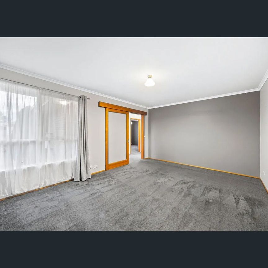 20 Dermot St, Wendouree, Vic 3355 - Photo 1