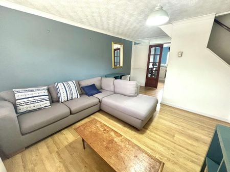 2 bedroom maisonette to rent - Photo 2